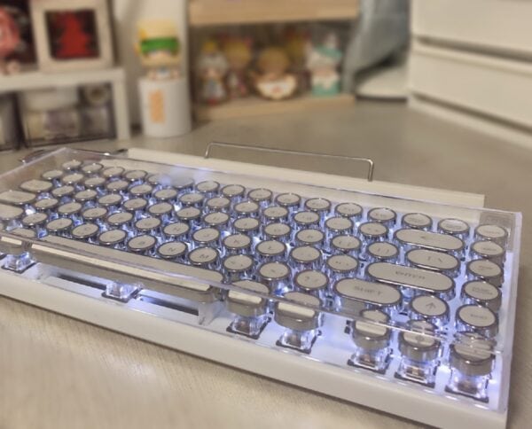 Classic Typewriter Bluetooth Keyboard with Stand White 4 | The PNK Stuff