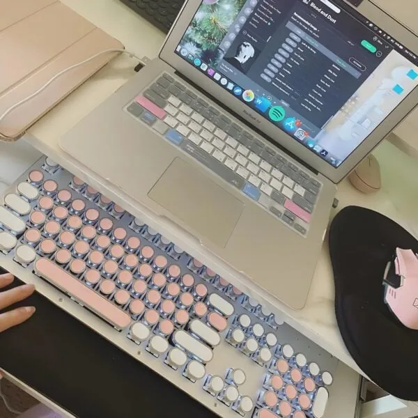 Retro Typewriter Wireless Keyboard and Mouse Set Pink White 3 | The PNK Stuff
