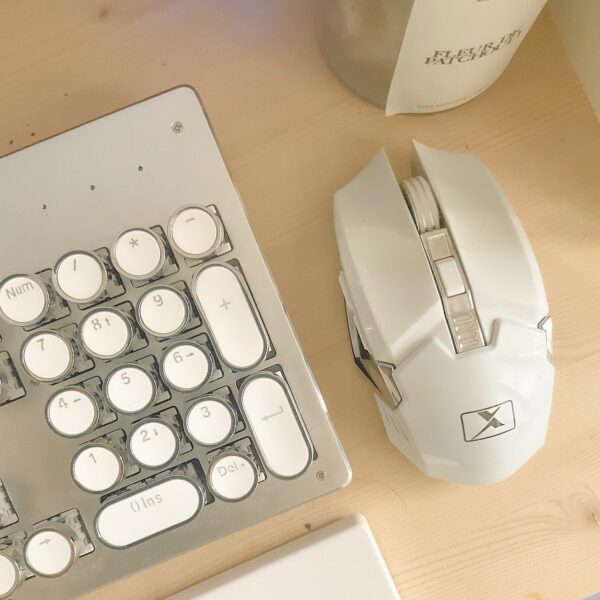 Retro Typewriter Wireless Keyboard and Mouse Set Silver White 4 | The PNK Stuff